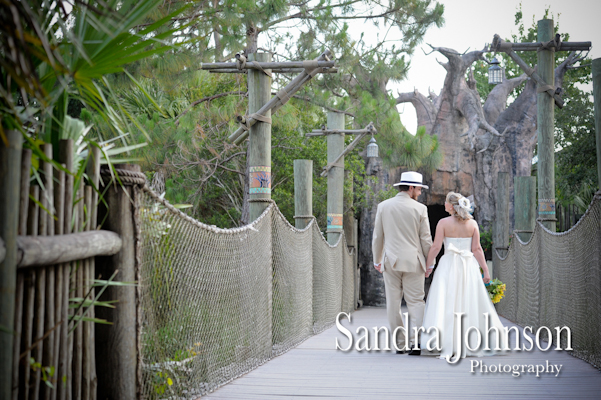 Best Brevard Zoo wedding photographer - Sandra Johnson (SJFoto.com)